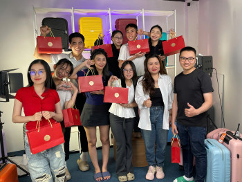 MIA.vn 2025: Trung Thu tròn vị, yêu thương tròn đầy