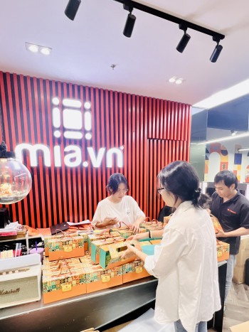 MIA.vn 2024: Trọn Vẹn Mùa Trăng – Trao bánh, gửi yêu thương
