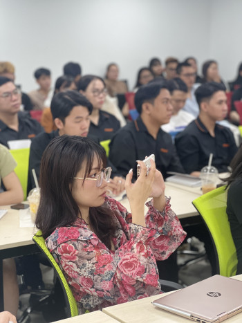 MIA.vn 2024: Workshop Ứng dụng AI
